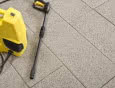 Bruk-Bet: jak wyczyścić kostkę brukową? 